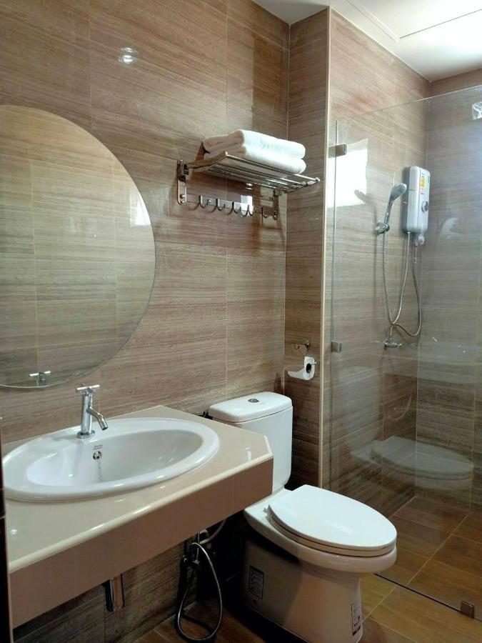 โคโค่ โฮเทล Koco Hotel Накхонратчасіма Екстер'єр фото