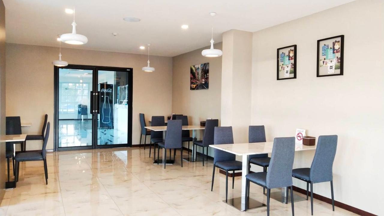 โคโค่ โฮเทล Koco Hotel Накхонратчасіма Екстер'єр фото
